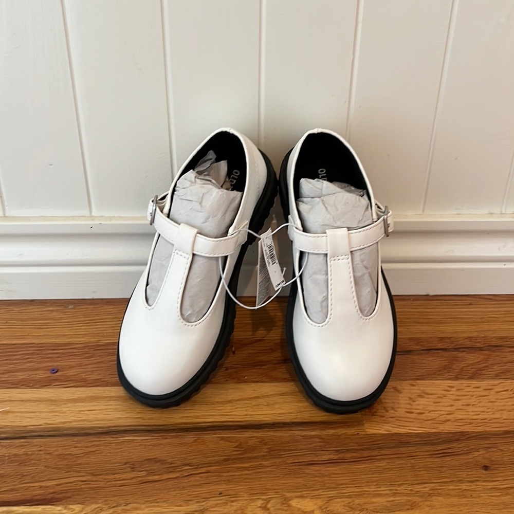 NWT Girls Old Navy White Mary Jane Shoes